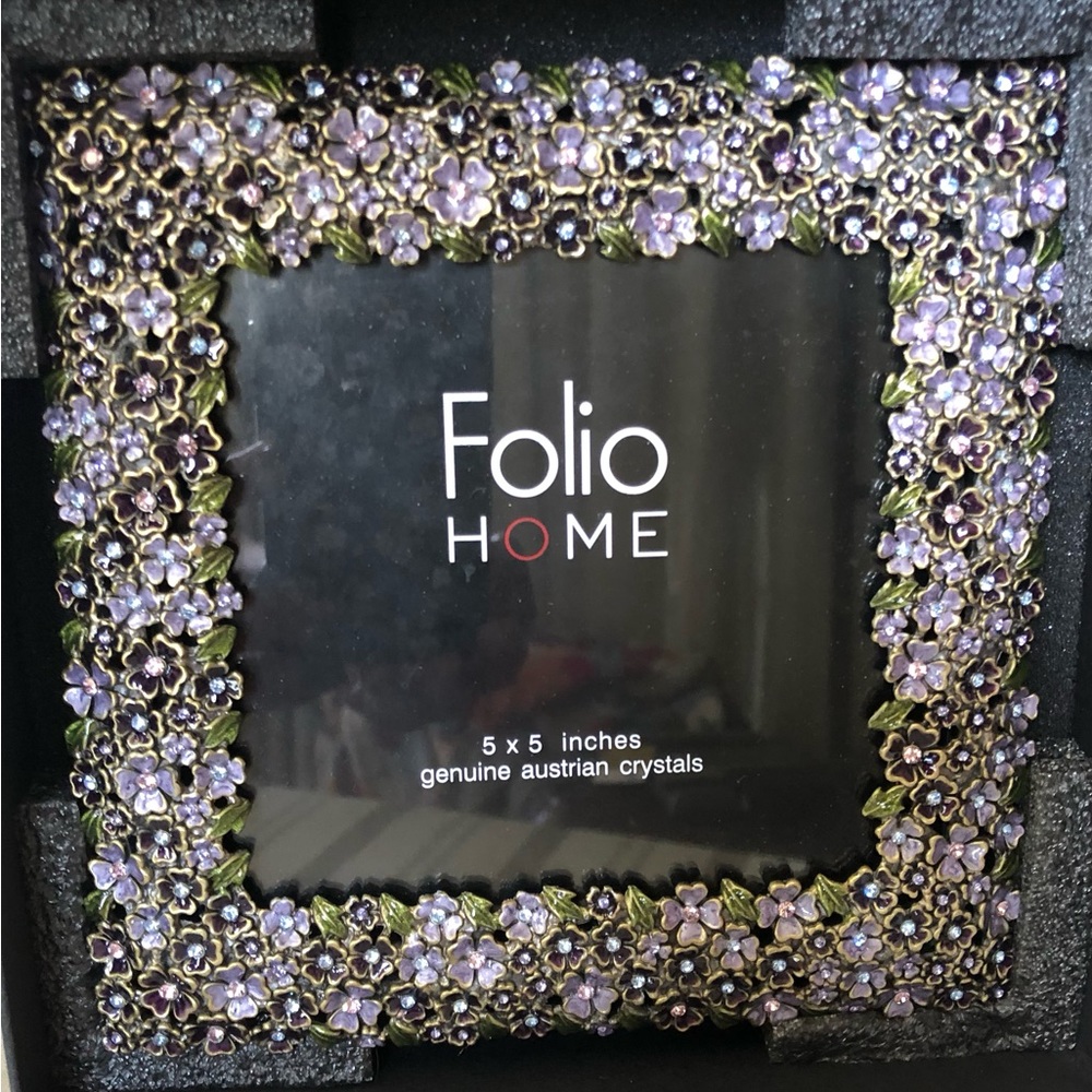 Genuine Austrian Crystals Frame 🖼️  NEW in original box
